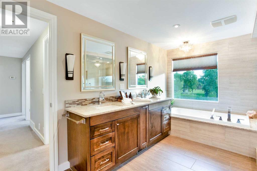Photo 1 of 39 Canova Close Sw, Calgary AB