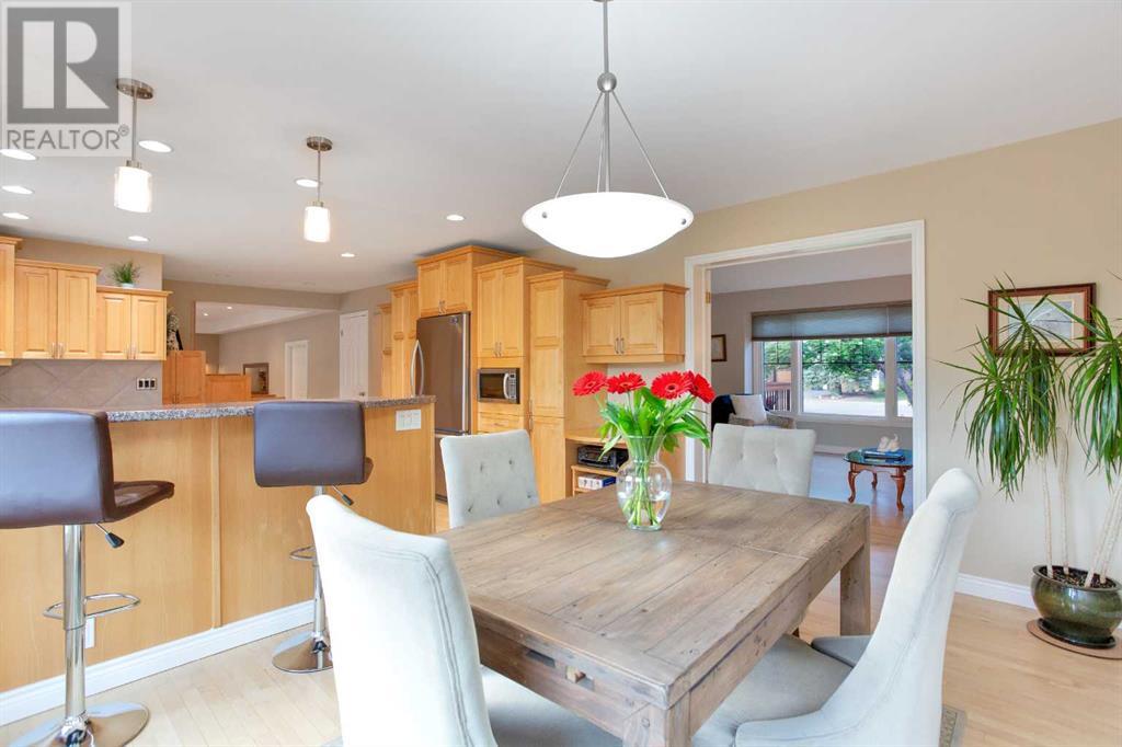 Photo 15 of 39 Canova Close Sw, Calgary AB