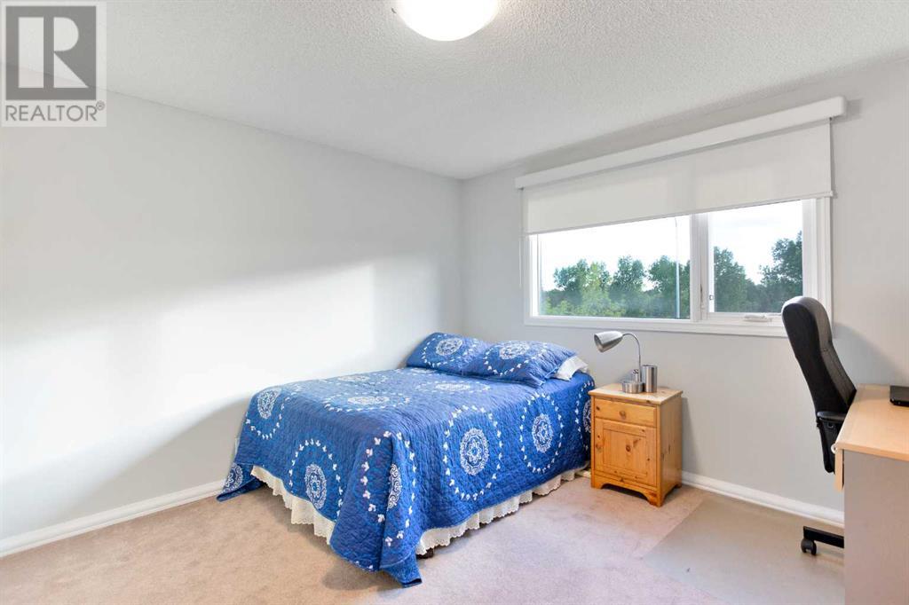 Photo 29 of 39 Canova Close Sw, Calgary AB
