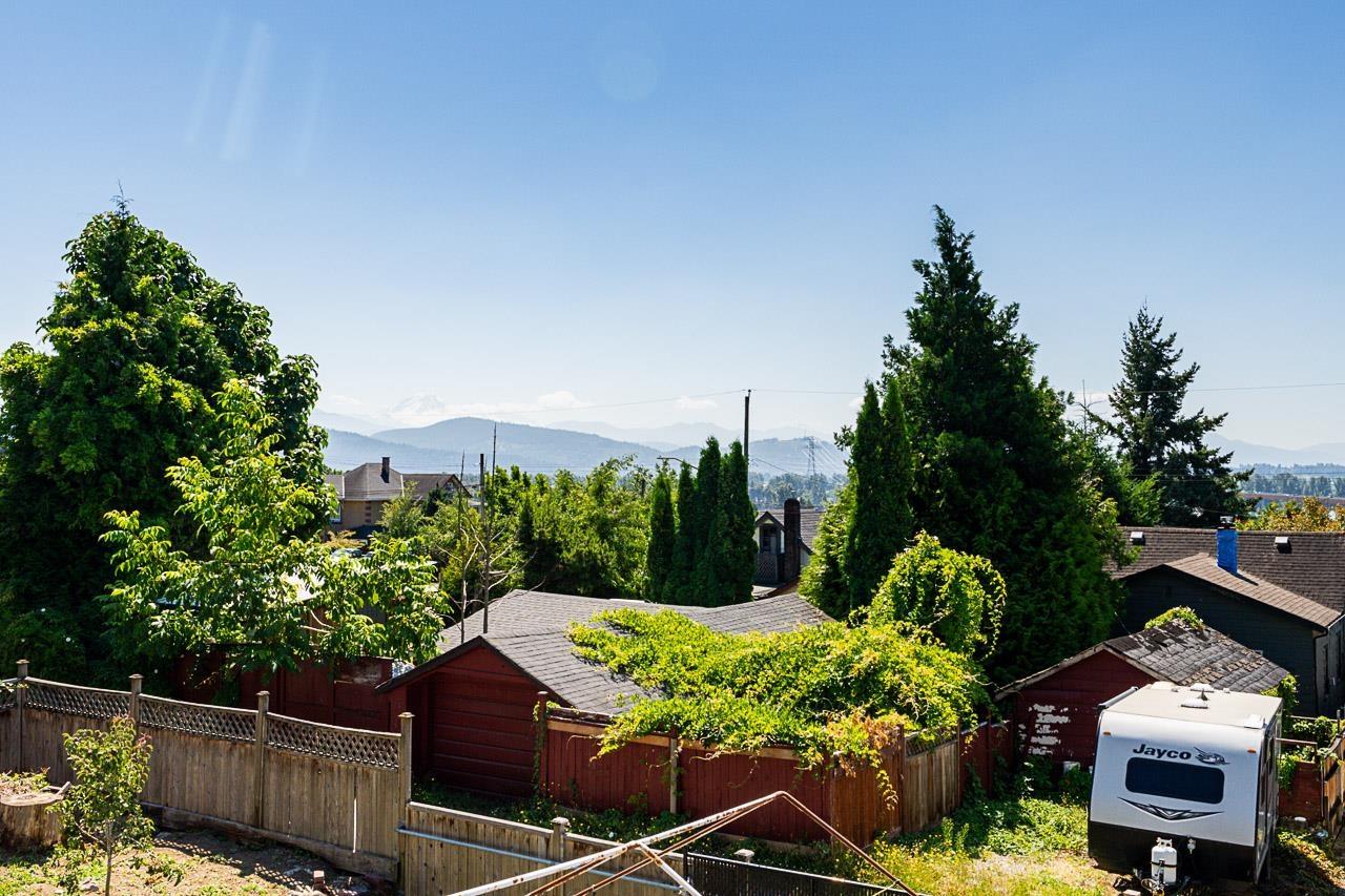 Photo 33 of 32986 4th Avenue, Mission BC