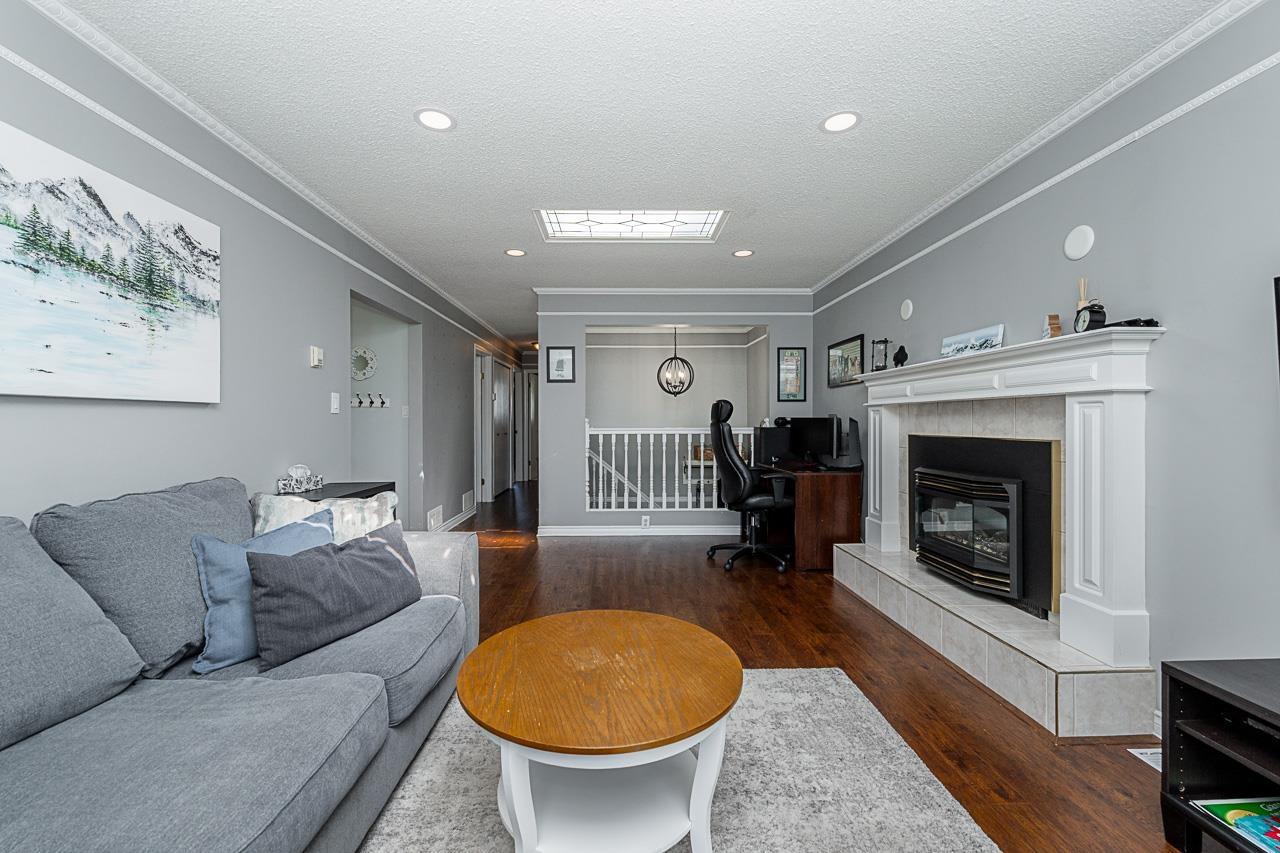 Photo 8 of 32986 4th Avenue, Mission BC