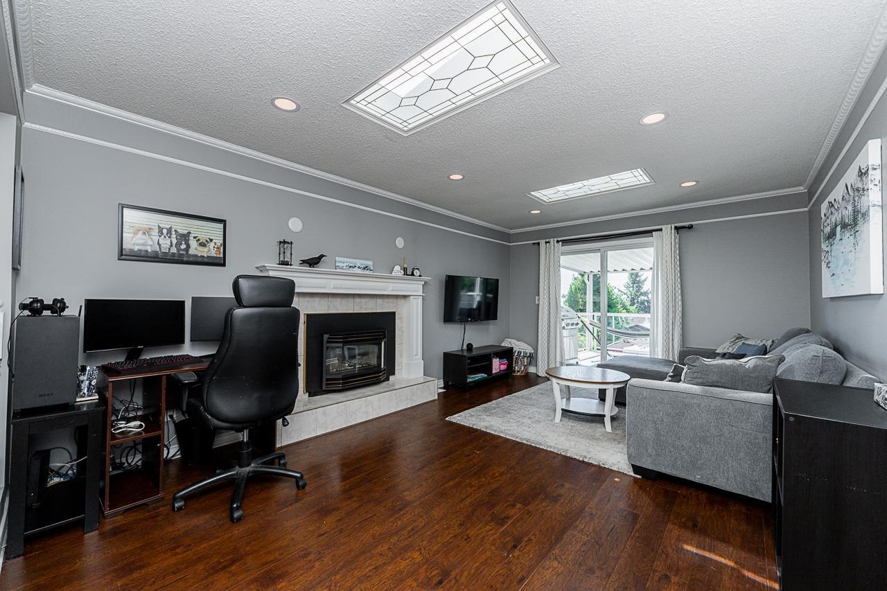 Photo 6 of 32986 4th Avenue, Mission BC