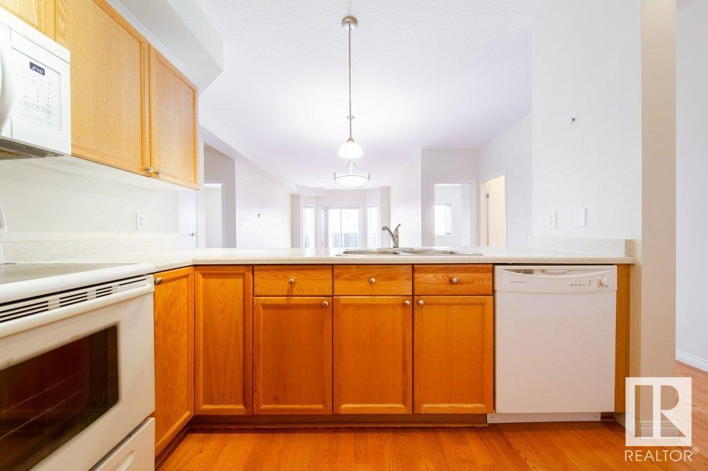 Photo 9 of 303 4304 139 Av Nw, Edmonton AB