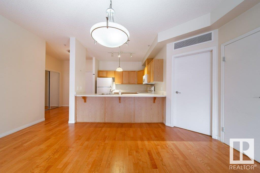 Photo 10 of 303 4304 139 Av Nw, Edmonton AB