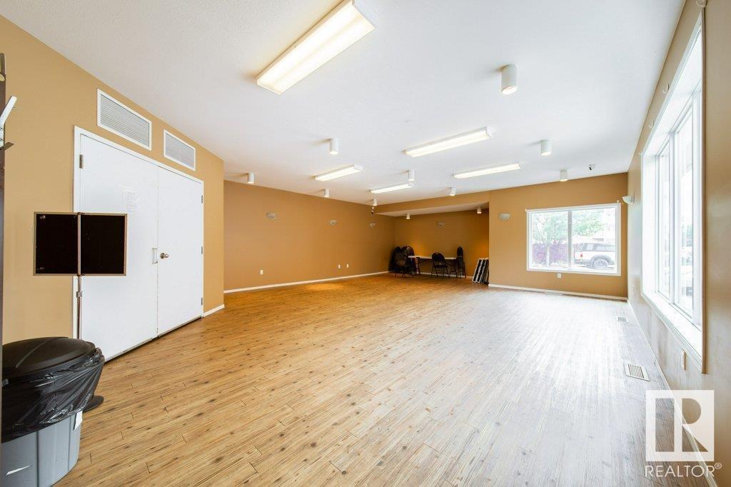 Photo 32 of 303 4304 139 Av Nw, Edmonton AB