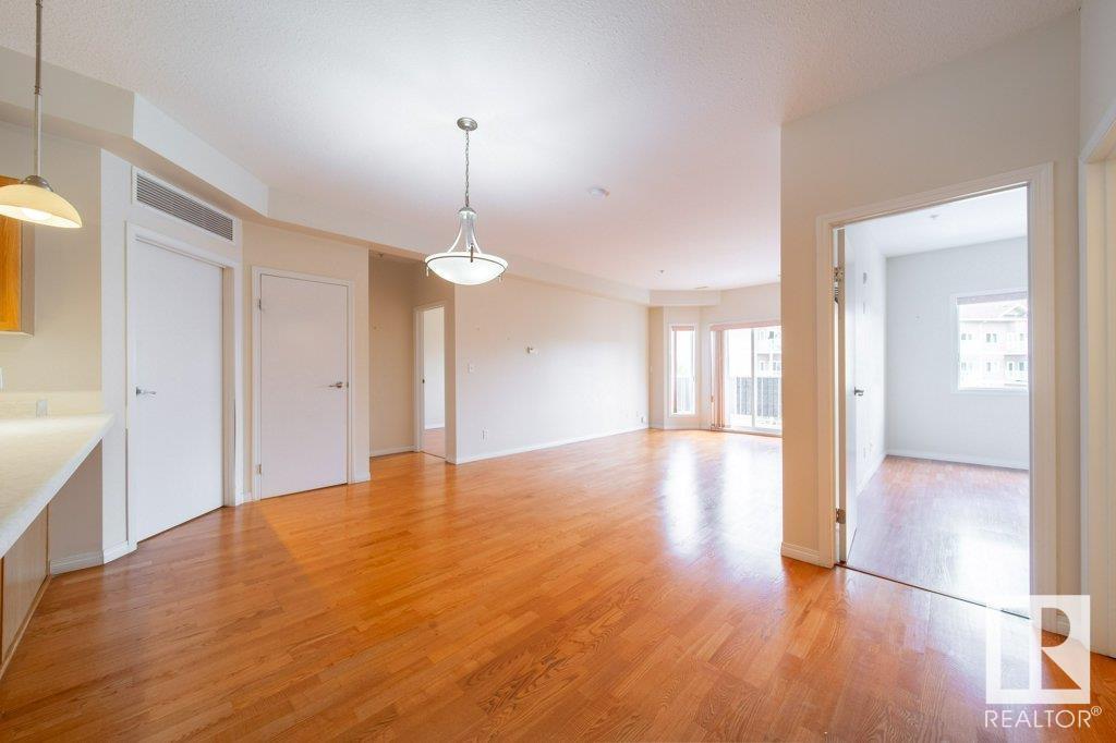 Photo 4 of 303 4304 139 Av Nw, Edmonton AB