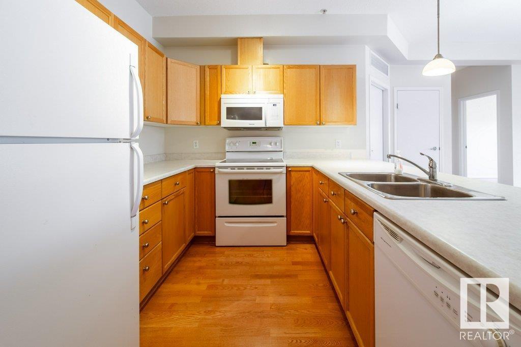 Photo 7 of 303 4304 139 Av Nw, Edmonton AB