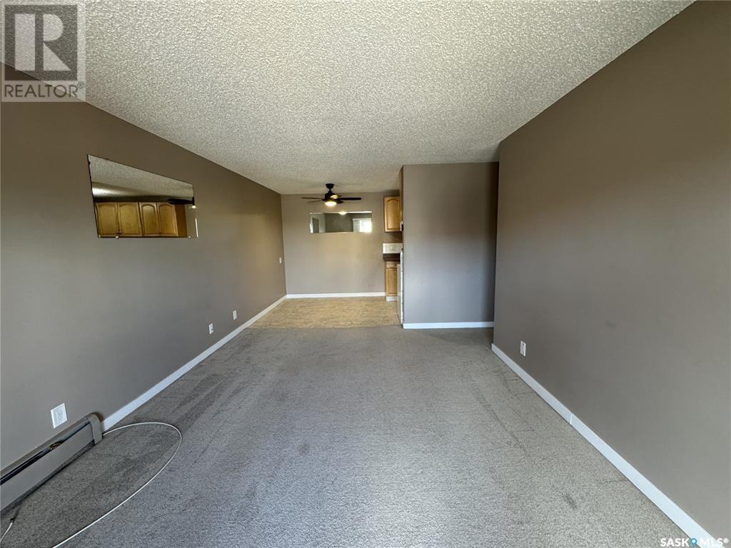 Photo 7 of 205 3308 33rd Street W, Saskatoon SK