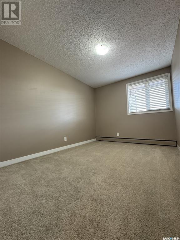 Photo 4 of 205 3308 33rd Street W, Saskatoon SK
