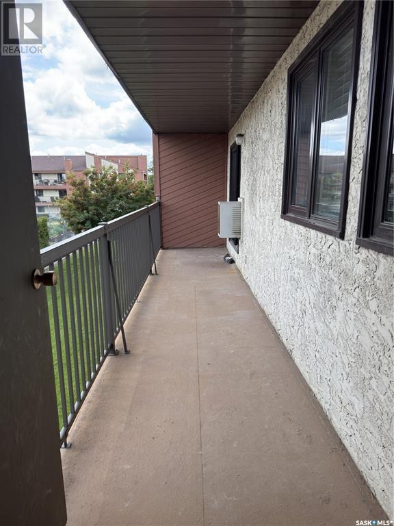 Photo 3 of 205 3308 33rd Street W, Saskatoon SK