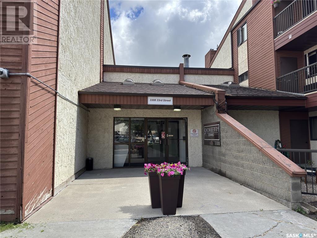 Photo 5 of 205 3308 33rd Street W, Saskatoon SK