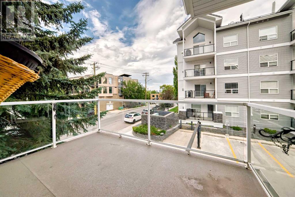 Photo 10 of 3 1441 23 Avenue Sw, Calgary AB