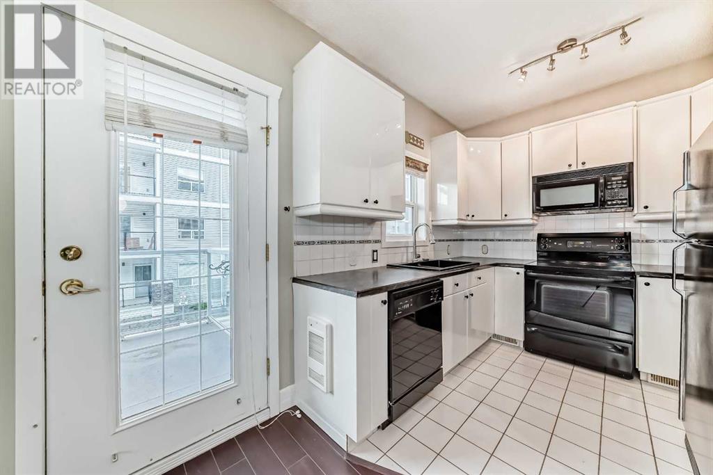Photo 9 of 3 1441 23 Avenue Sw, Calgary AB