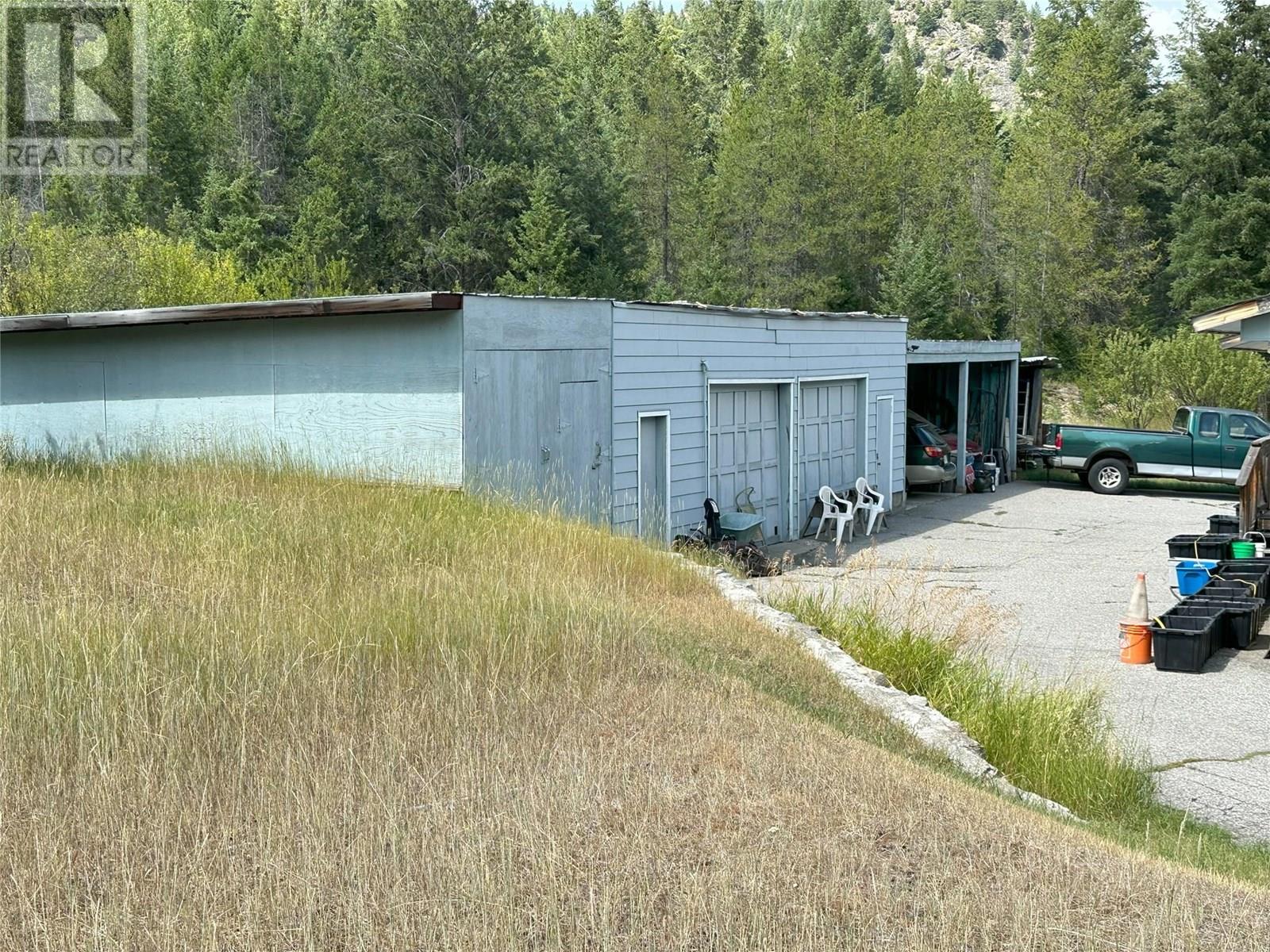 650 SUTHERLAND Avenue, Greenwood