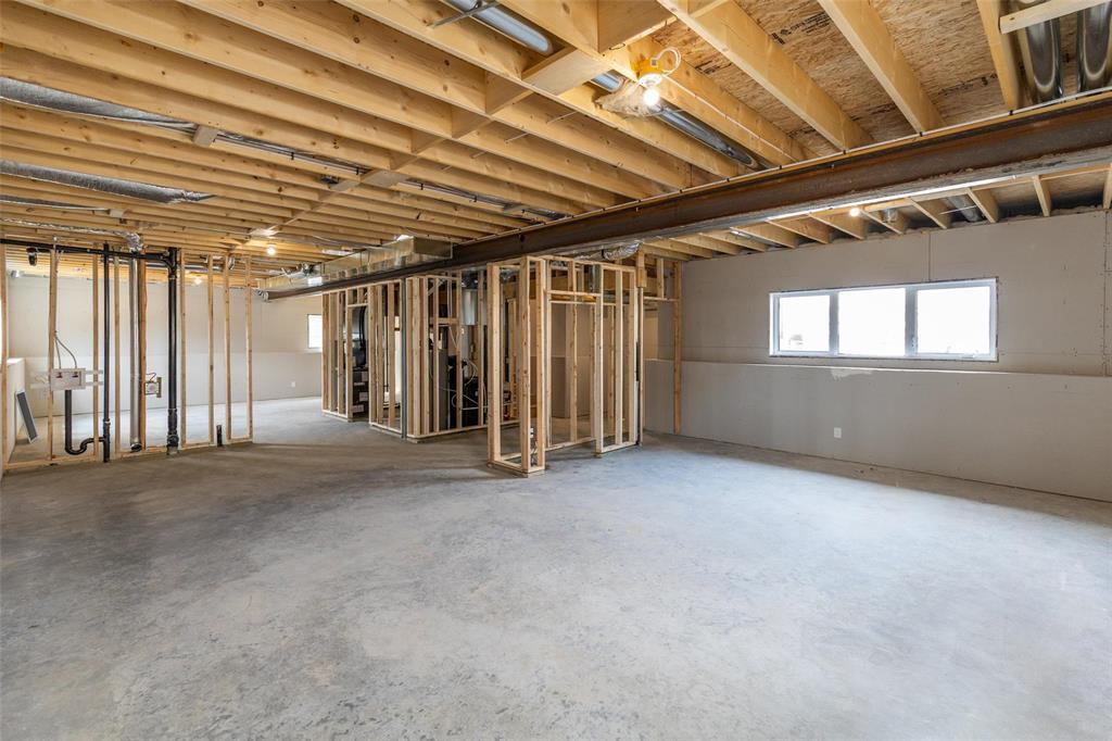 Photo 15 of 16 Parkside Crescent, Mitchell MB