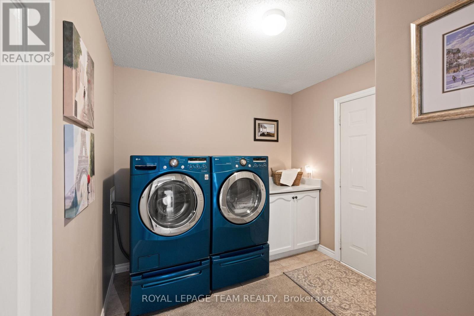Photo 20 of 41 Blackshire Circle, Ottawa ON
