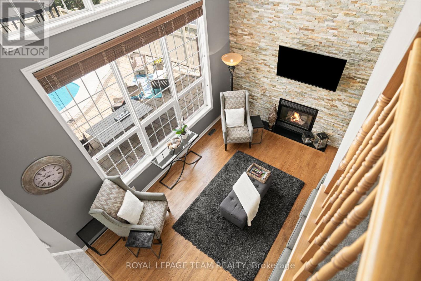 Photo 3 of 41 Blackshire Circle, Ottawa ON