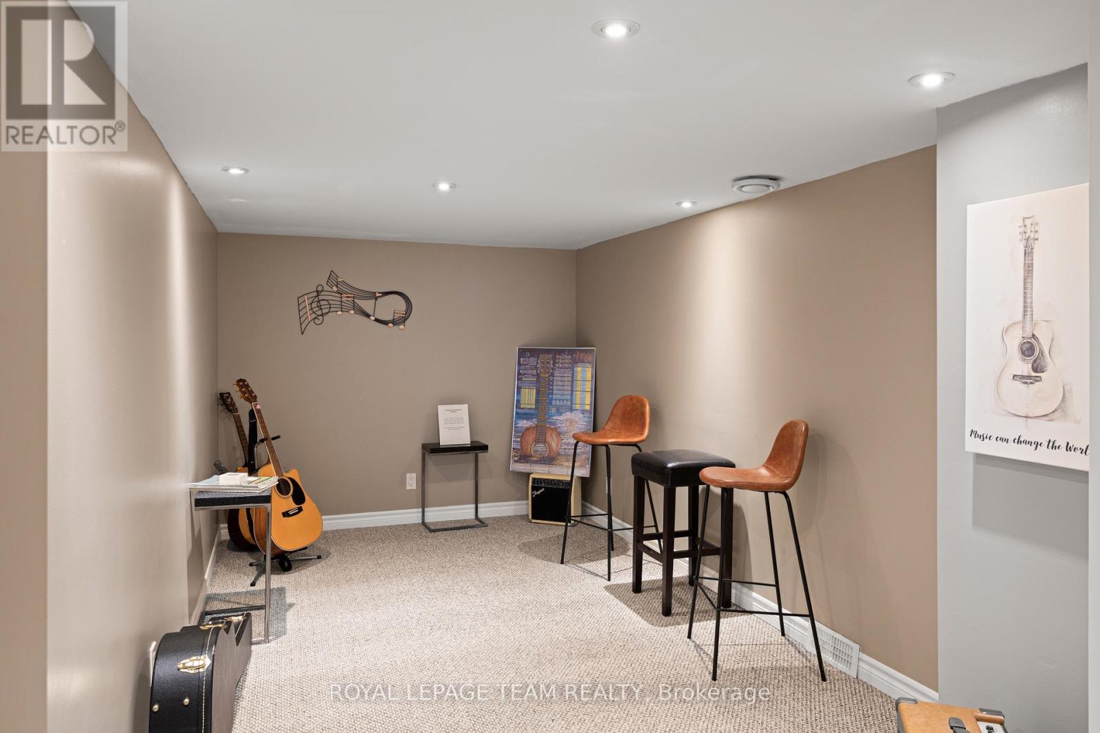 Photo 1 of 41 Blackshire Circle, Ottawa ON