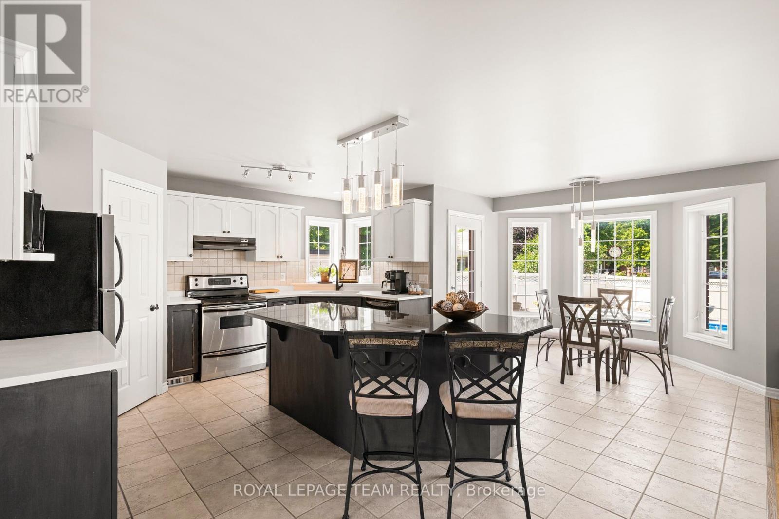 Photo 37 of 41 Blackshire Circle, Ottawa ON