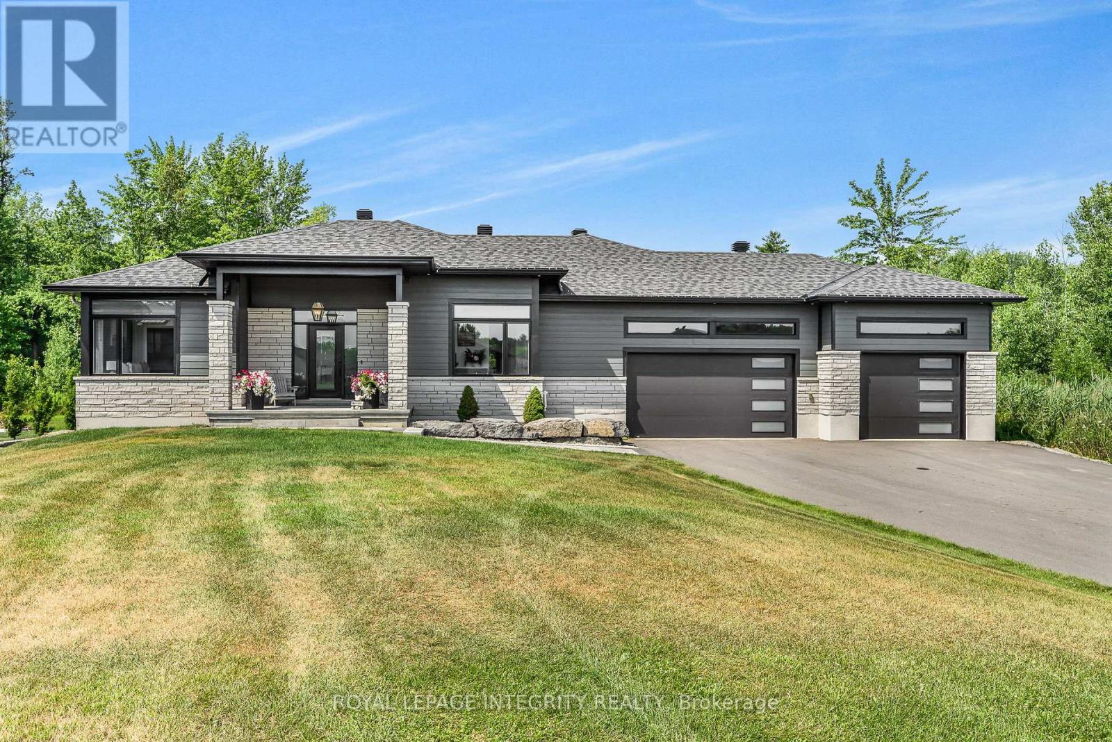 Photo 5 of 278 Roxanne Street, Clarencerockland ON