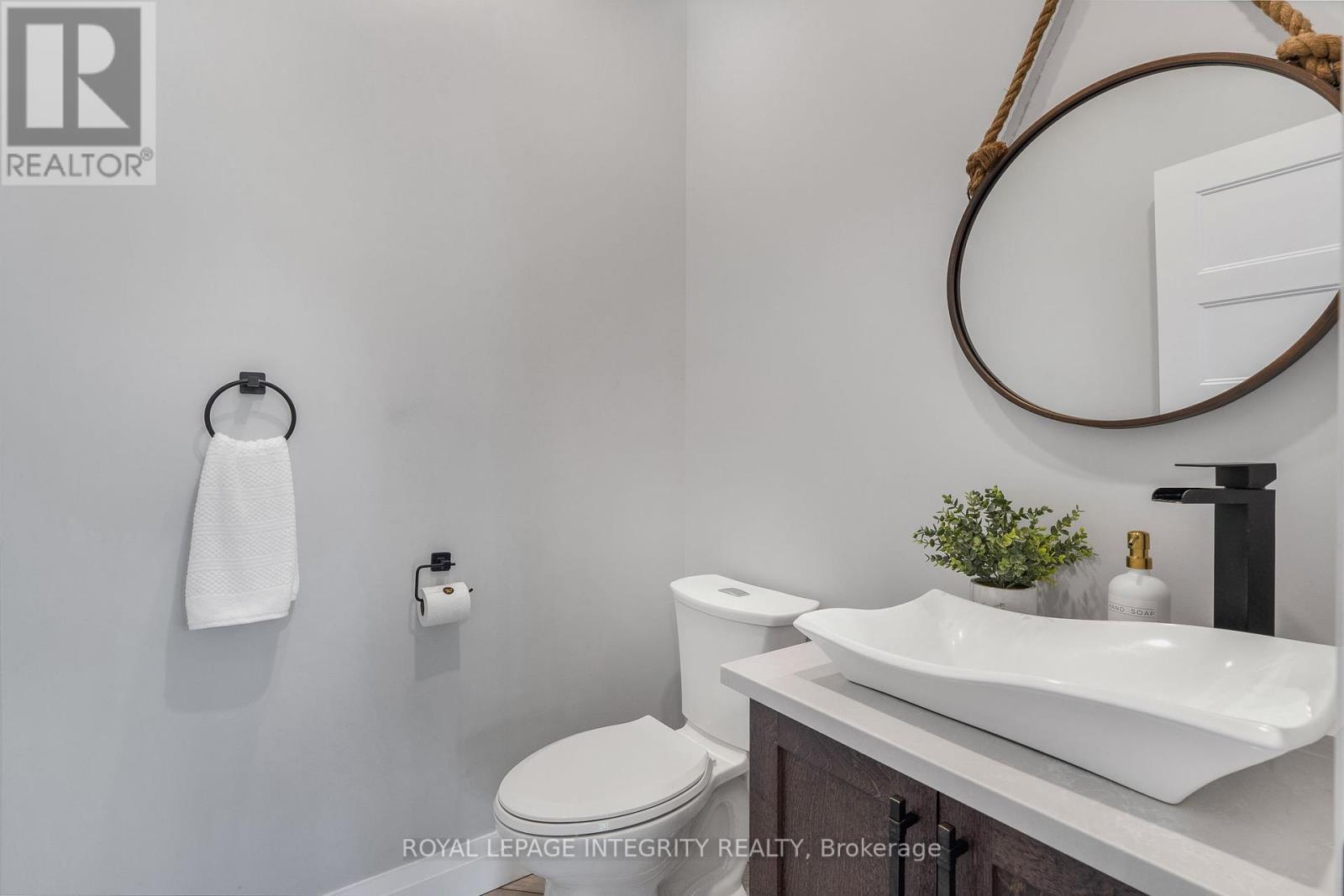 Photo 3 of 278 Roxanne Street, Clarencerockland ON