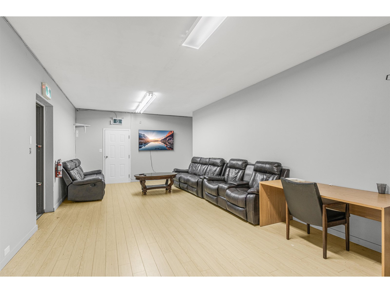 Photo 4 of 211 14770 64 Avenue, Surrey BC