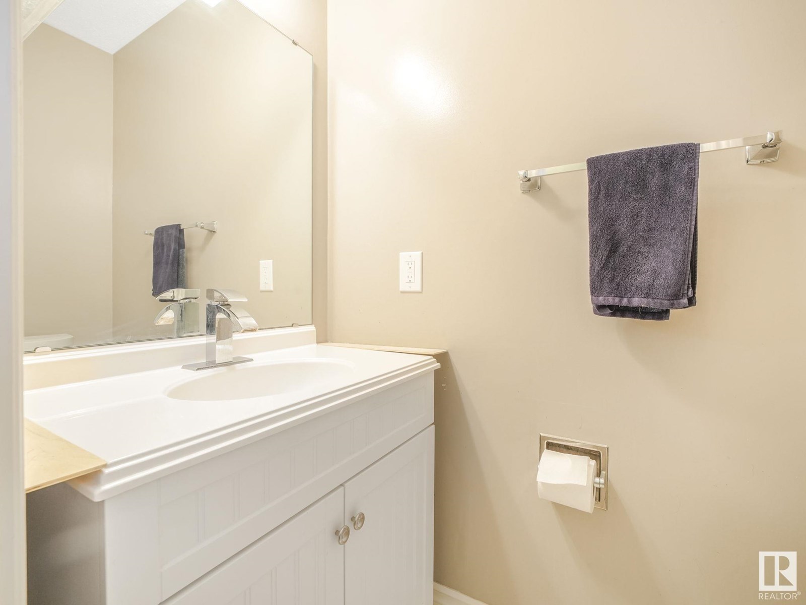 Photo 21 of 1170 Millbourne E Nw, Edmonton AB
