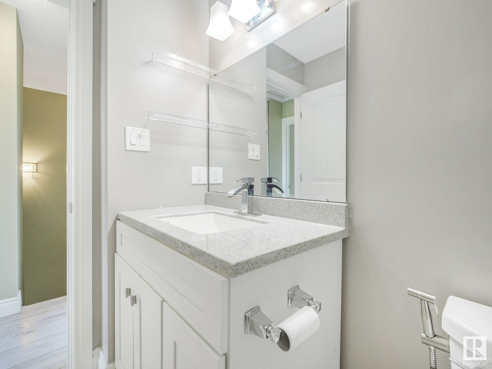 Photo 35 of 1170 Millbourne E Nw, Edmonton AB