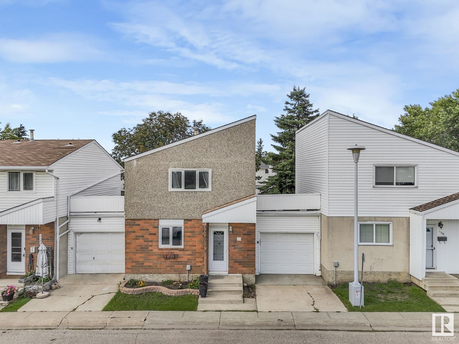 Photo 57 of 1170 Millbourne E Nw, Edmonton AB