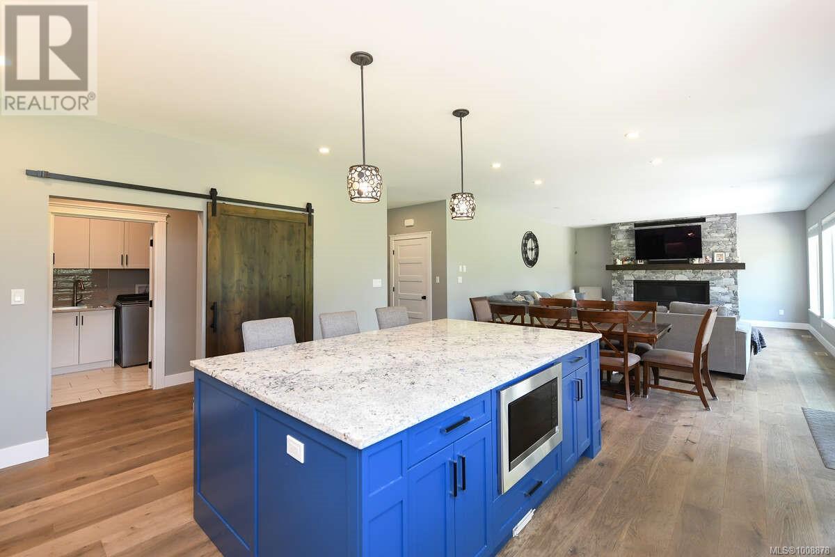 Photo 15 of 2390 Barbara Rd, Courtenay BC