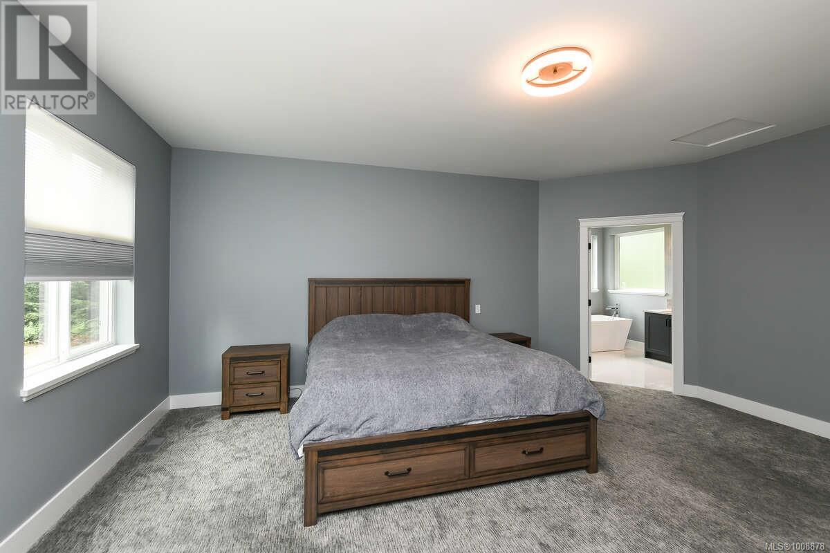 Photo 22 of 2390 Barbara Rd, Courtenay BC