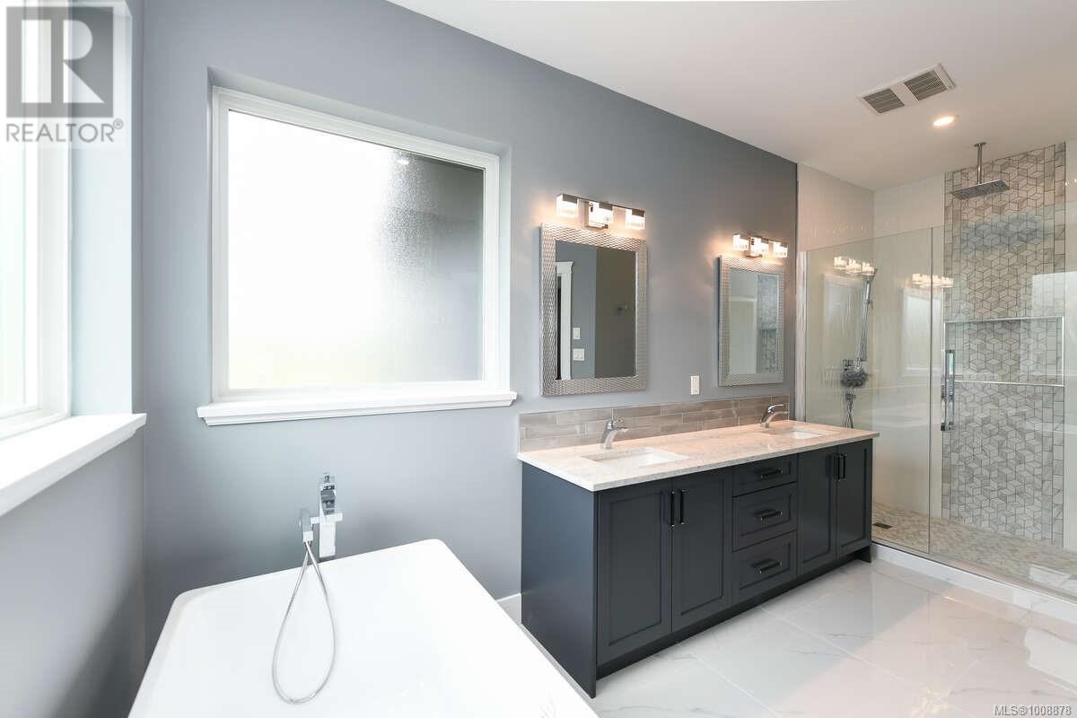 Photo 28 of 2390 Barbara Rd, Courtenay BC