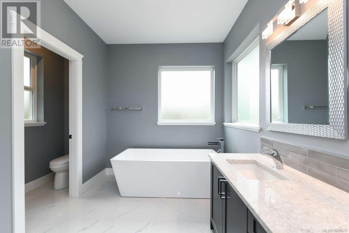 Photo 29 of 2390 Barbara Rd, Courtenay BC