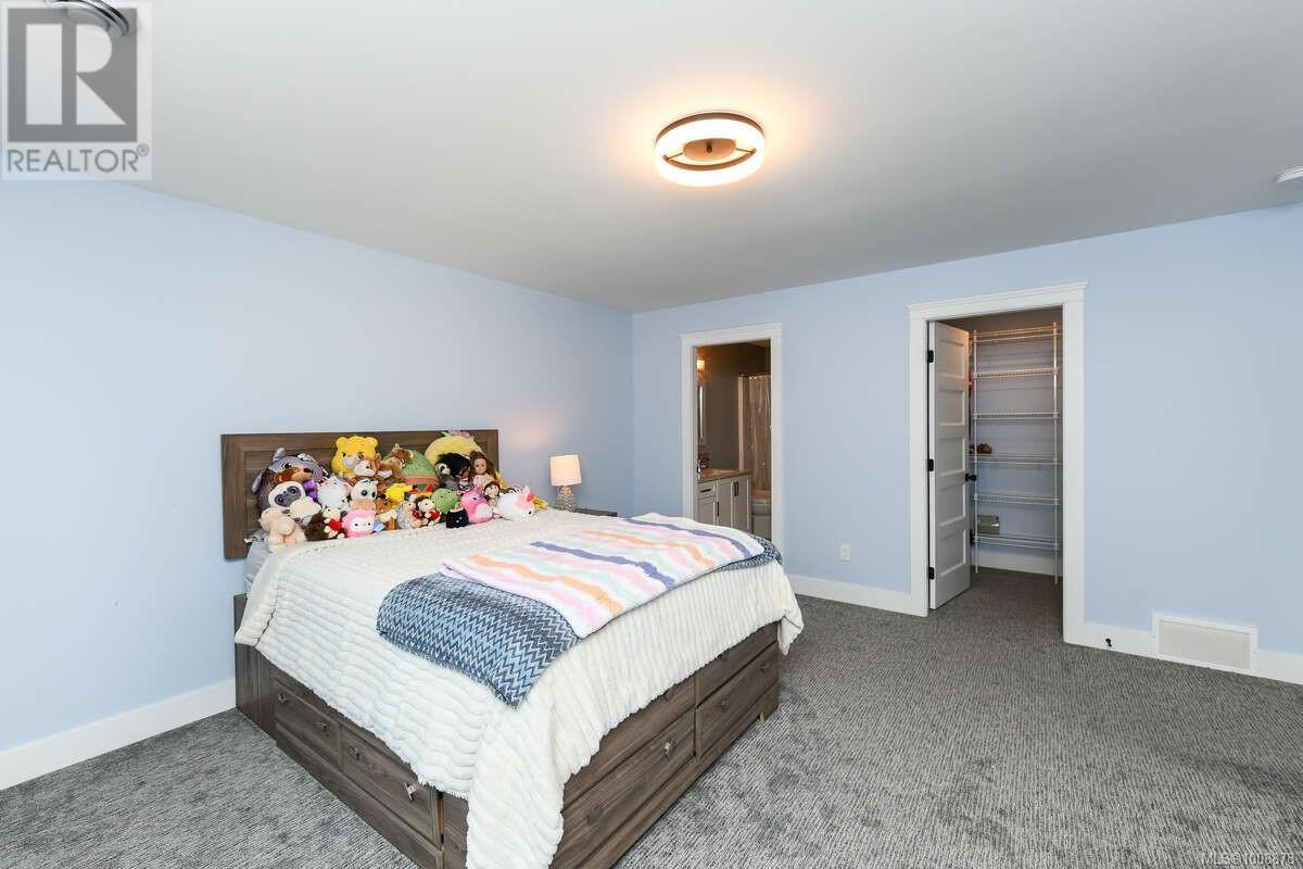 Photo 38 of 2390 Barbara Rd, Courtenay BC