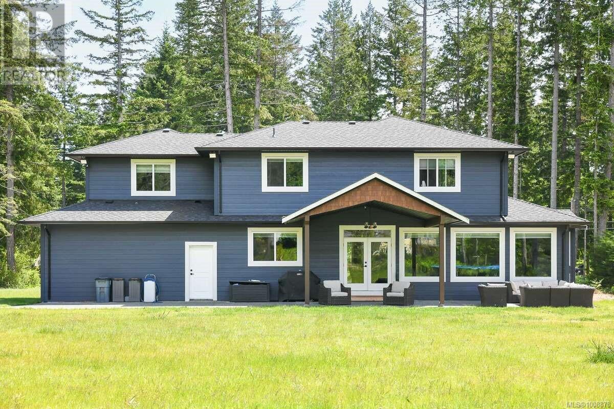 Photo 4 of 2390 Barbara Rd, Courtenay BC