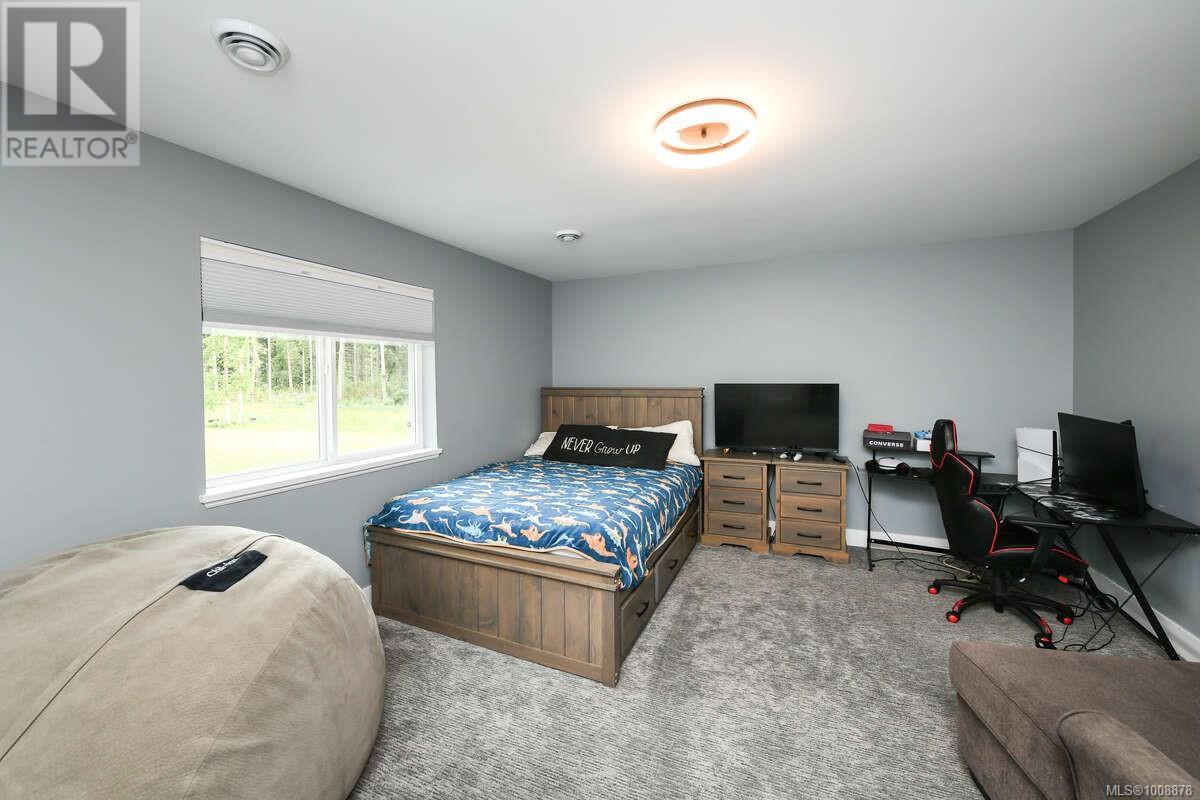 Photo 43 of 2390 Barbara Rd, Courtenay BC