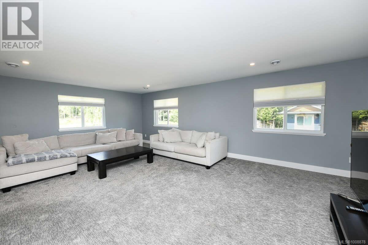 Photo 45 of 2390 Barbara Rd, Courtenay BC