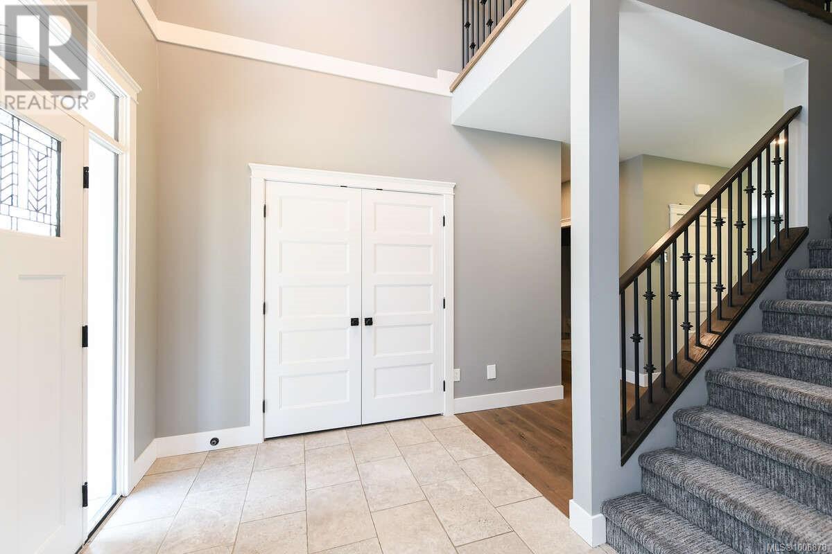 Photo 7 of 2390 Barbara Rd, Courtenay BC