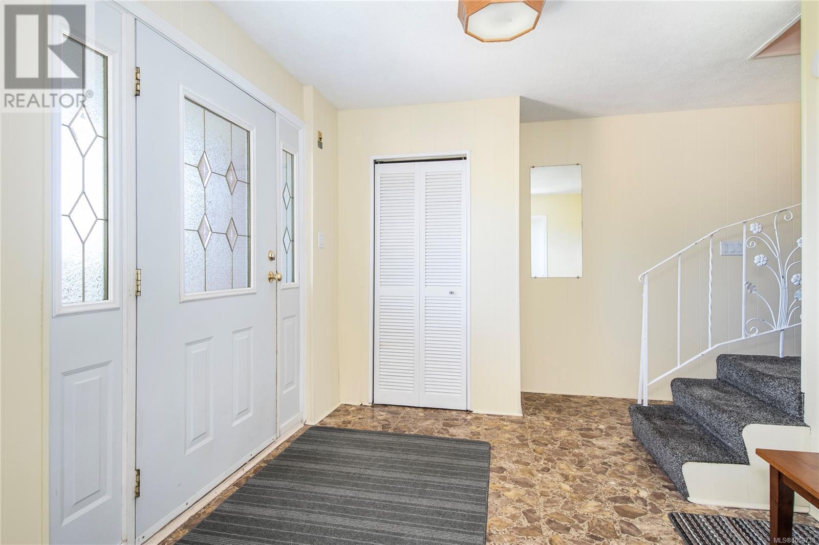 Photo 6 of 22 Mclean St, Campbell River BC