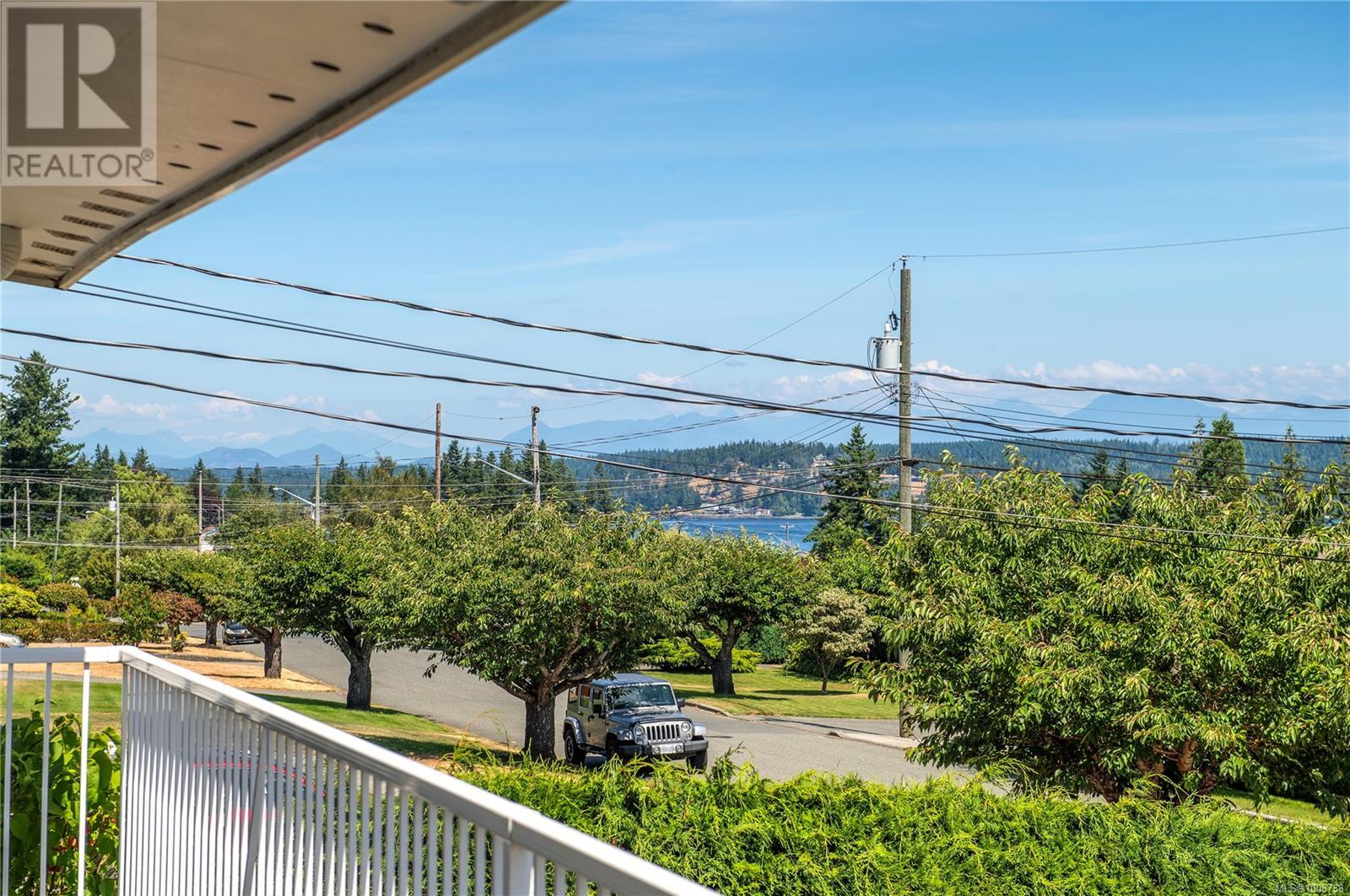 Photo 9 of 22 Mclean St, Campbell River BC