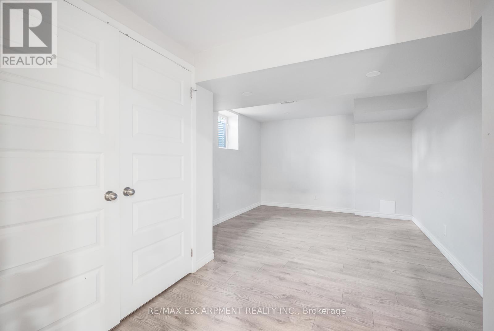 Photo 43 of 17 Nantucket Crescent, Brampton ON