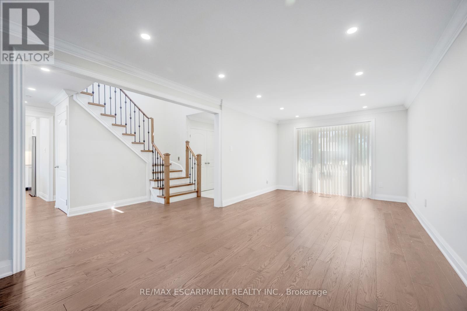Photo 35 of 17 Nantucket Crescent, Brampton ON