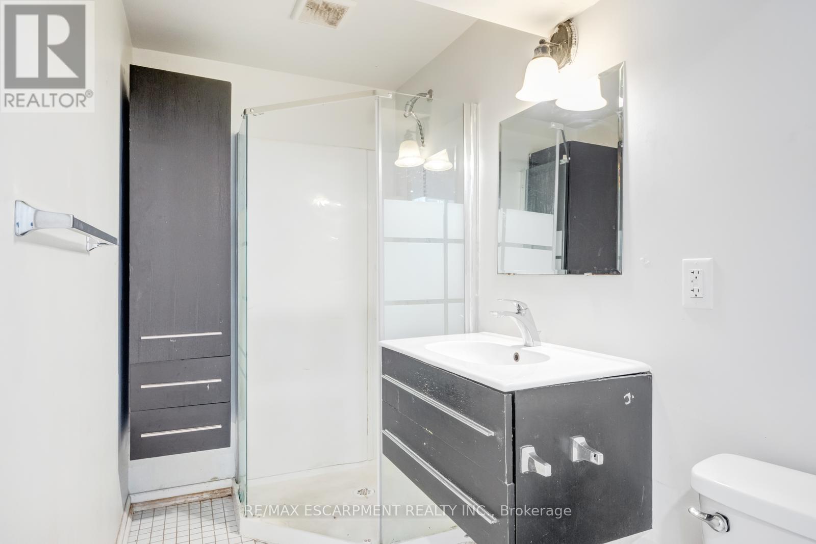 Photo 1 of 17 Nantucket Crescent, Brampton ON