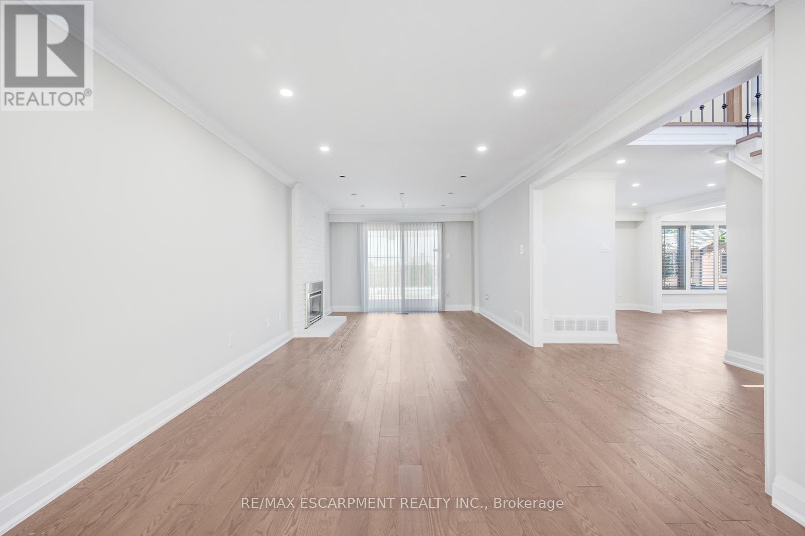Photo 33 of 17 Nantucket Crescent, Brampton ON