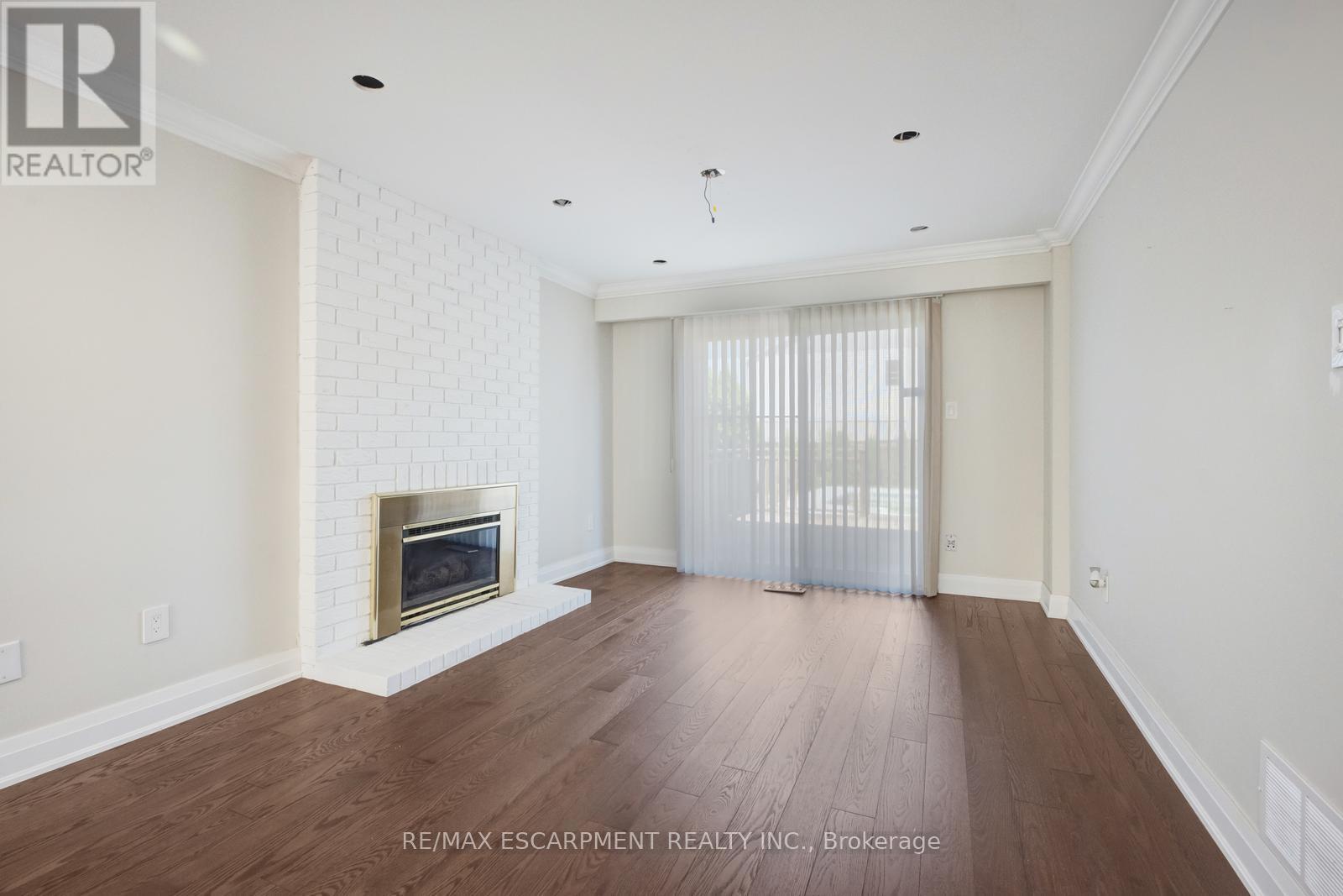 Photo 27 of 17 Nantucket Crescent, Brampton ON