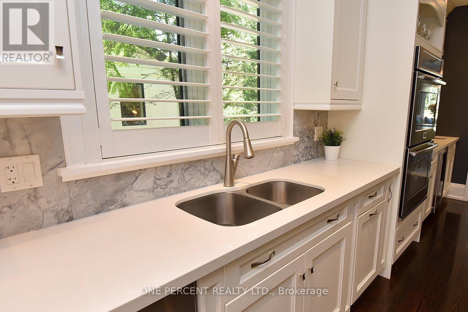 Photo 47 of 4180 Lakeshore Road, Burlington ON