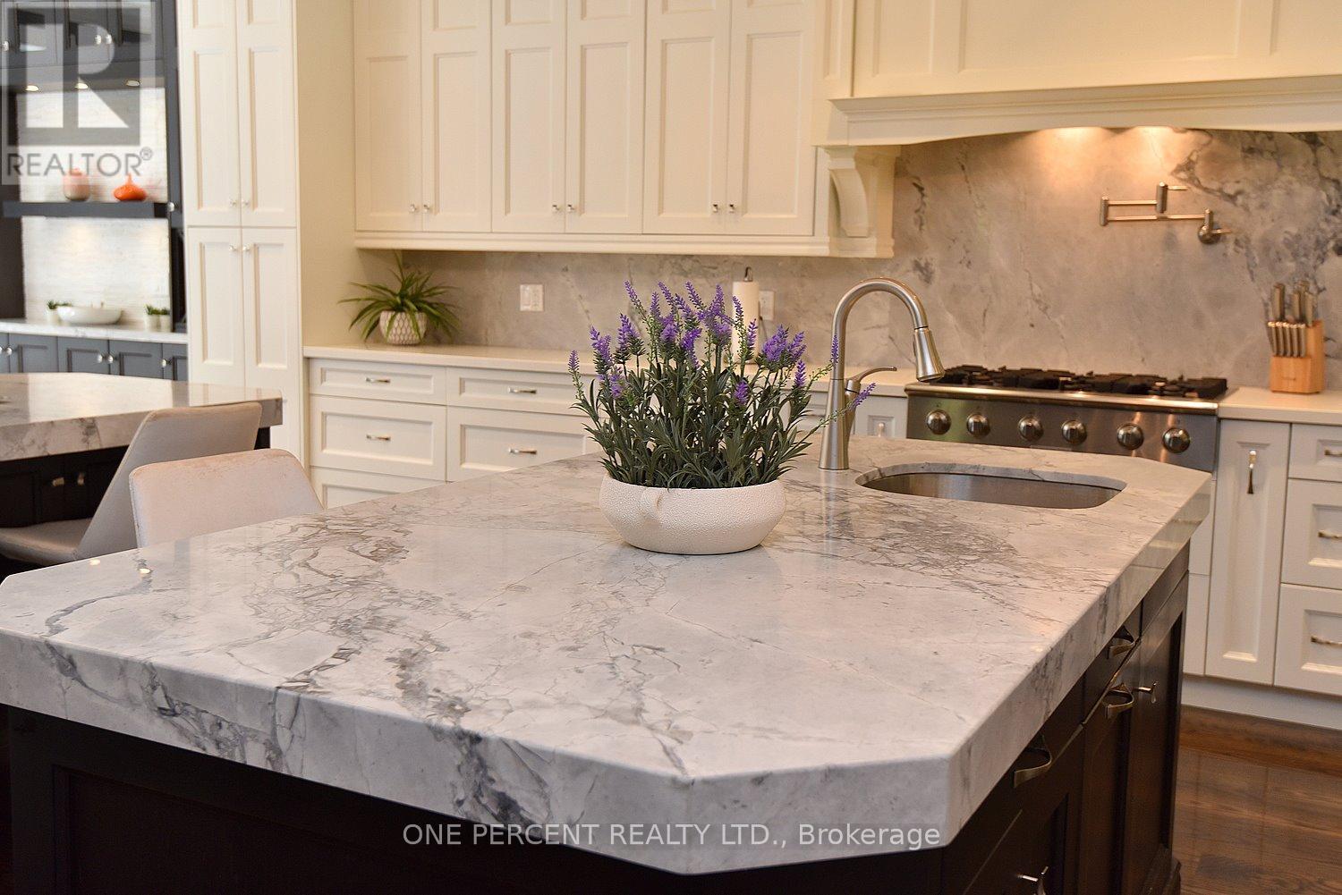 Photo 13 of 4180 Lakeshore Road, Burlington ON