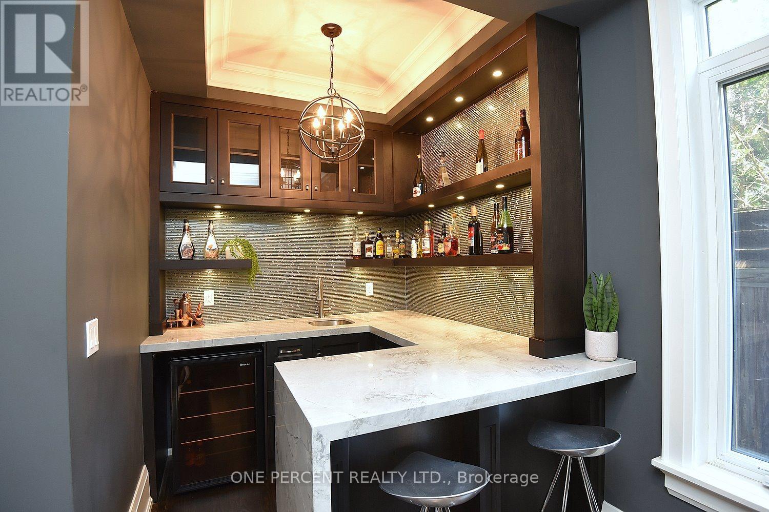 Photo 4 of 4180 Lakeshore Road, Burlington ON