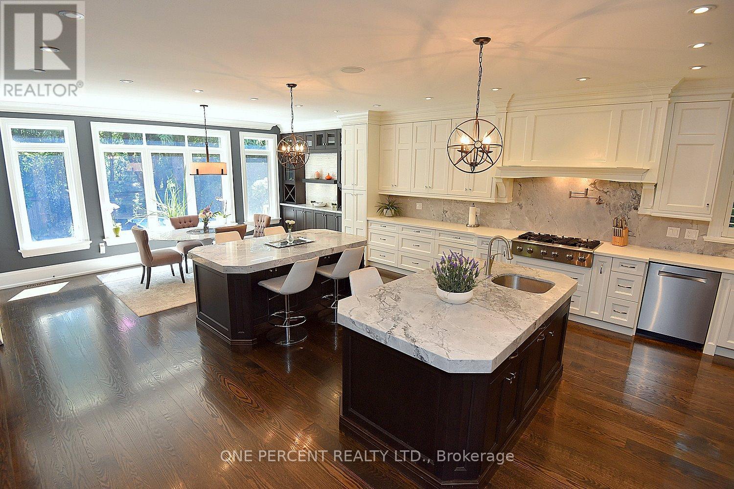 Photo 12 of 4180 Lakeshore Road, Burlington ON