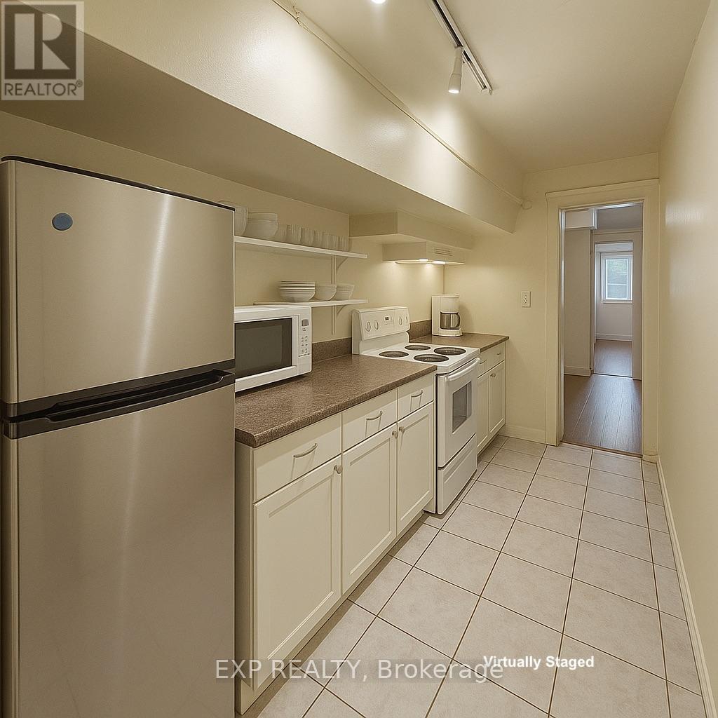 Photo 10 of 959 Main Street E, Hamilton ON